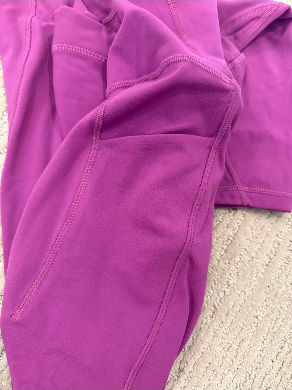 Lululemon align magenta leggings size 8 with pockets 25 in inseam - Picture 4 of 4
